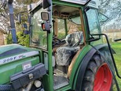   TRACTEUR FENDT 209 VARIO ETROIT 