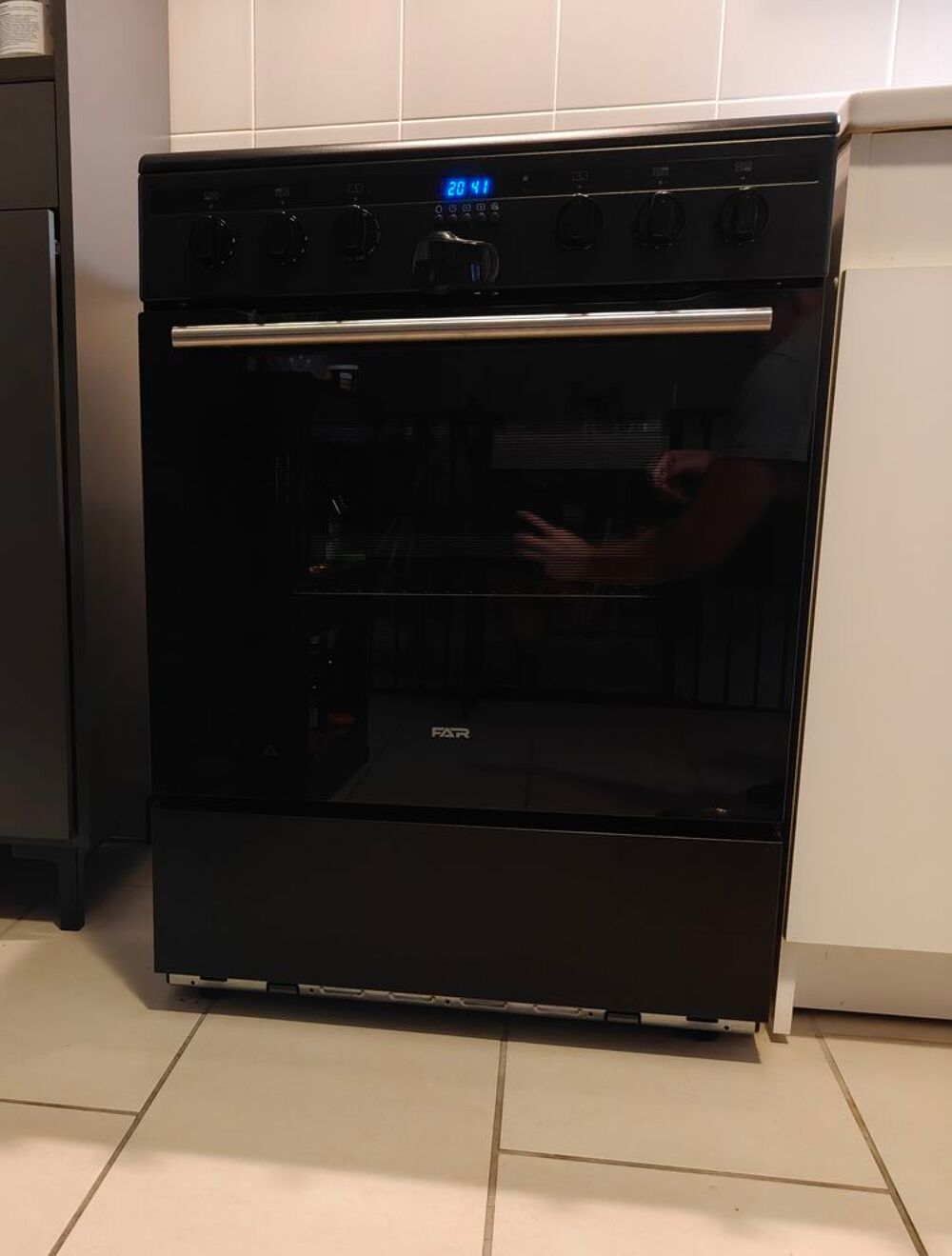 Cuisini&egrave;re induction FAR, 4 foyers + four 70L / Facture Electroménager