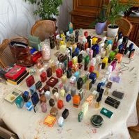 lot de miniature de parfum 400 Jou-ls-Tours (37)