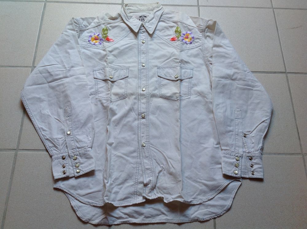 CHEMISE REPLAY BLANCHE BROD&Eacute;E BOUTONS NACRE Envoi Possible
Vêtements