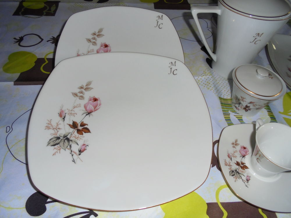 VAISSELLE EN PORCELAINE DE LIMOGES ET VERRES EN CRISTAL Electroménager