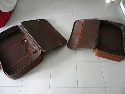 VALISES   en   CUIR   35 Cournon-d'Auvergne (63)