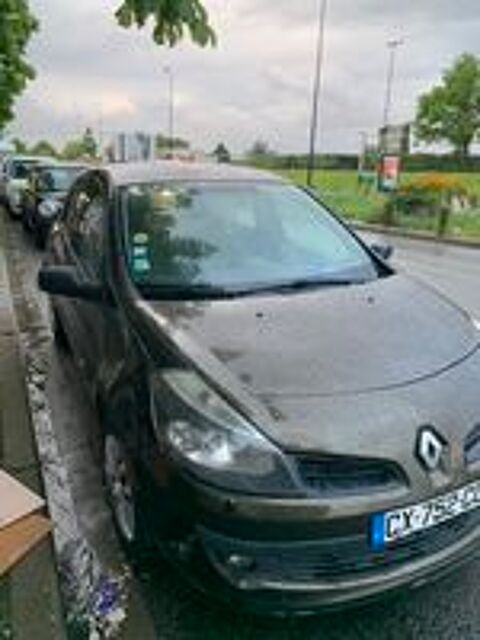 Annonce voiture Renault Clio III 2400 