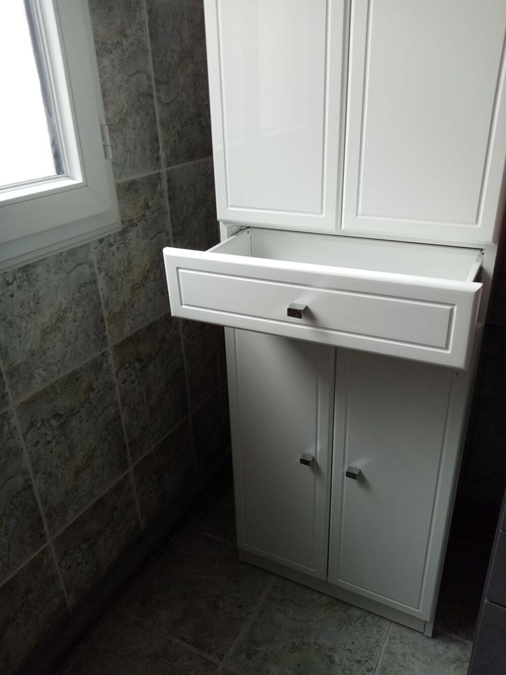 2 meubles salle de bain Meubles