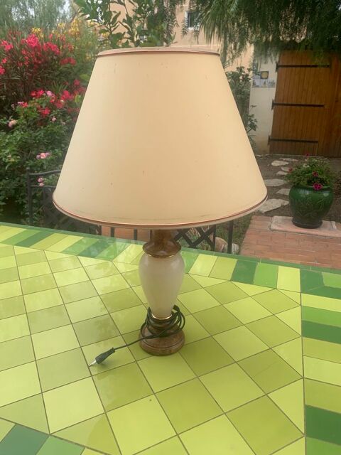 Lampe avec pied en albà¢tre 12 Saleilles (66)