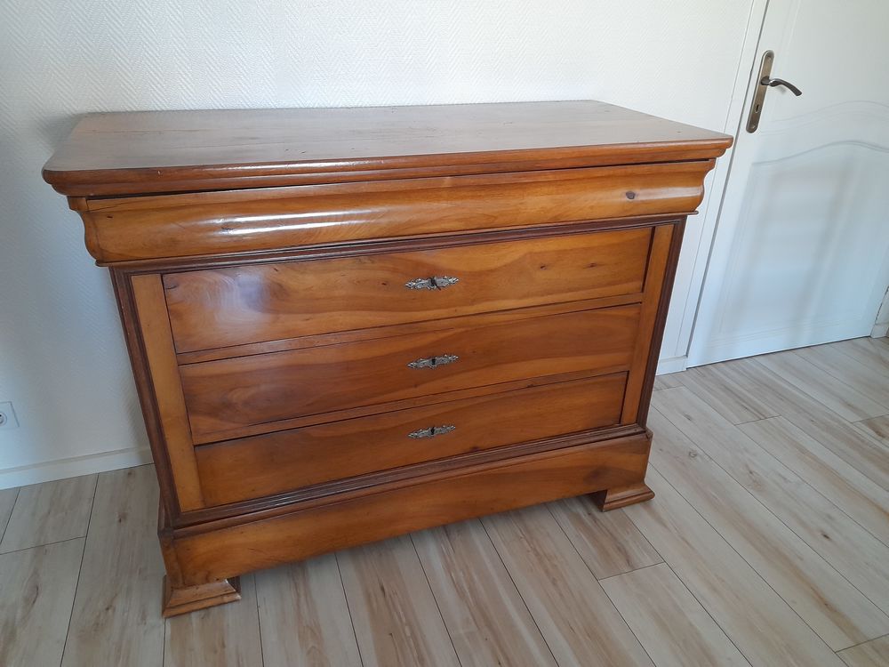 Commode Louis Philippe en merisier Meubles