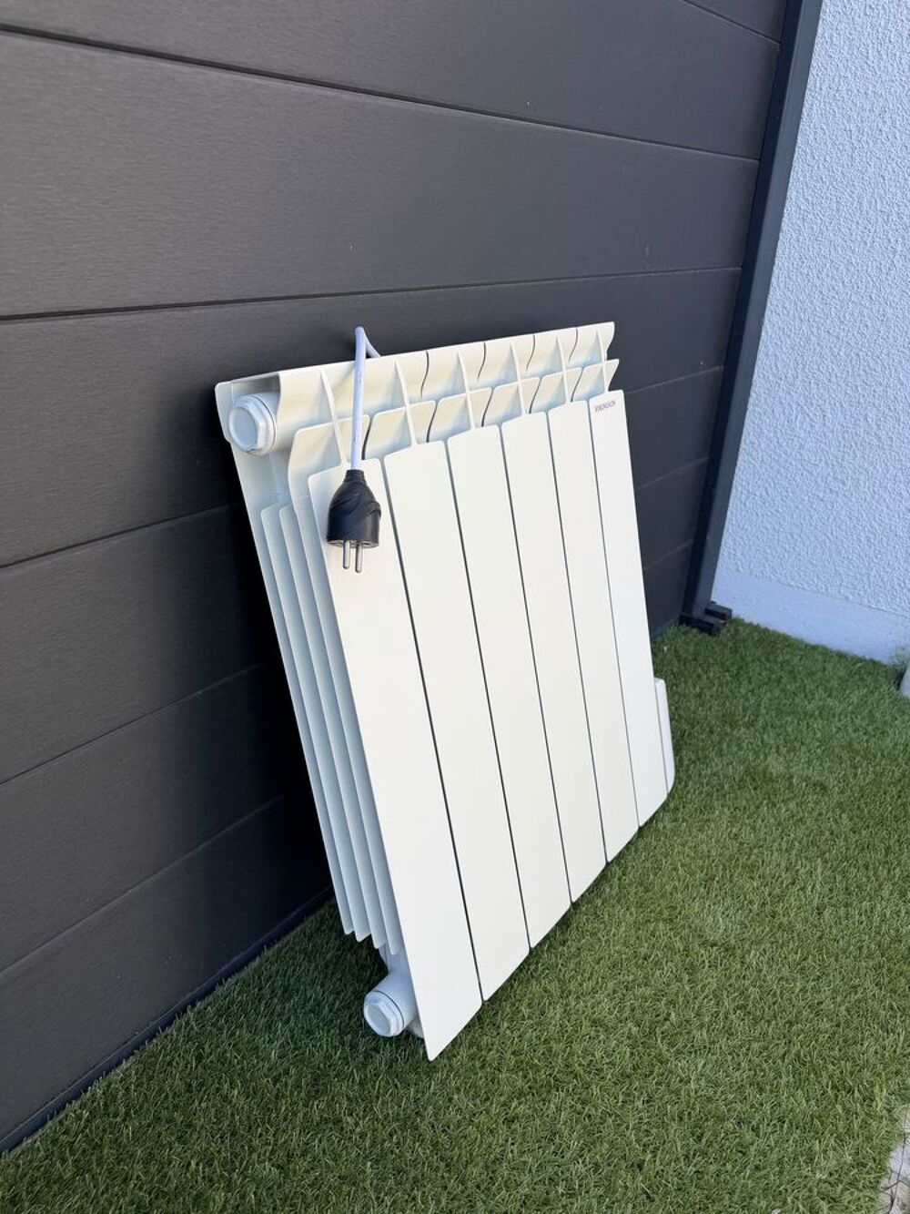 Radiateur &eacute;lectrique Deltacalor 900 W Electroménager