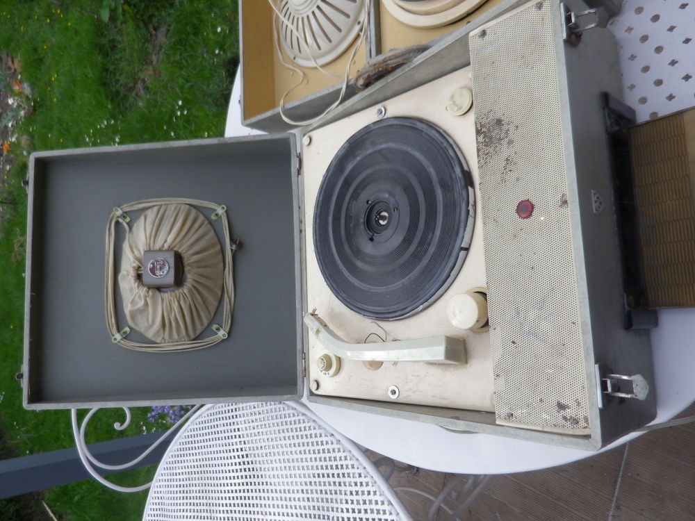 Lot de deux tourne disques &eacute;lectrophone valise Audio et hifi