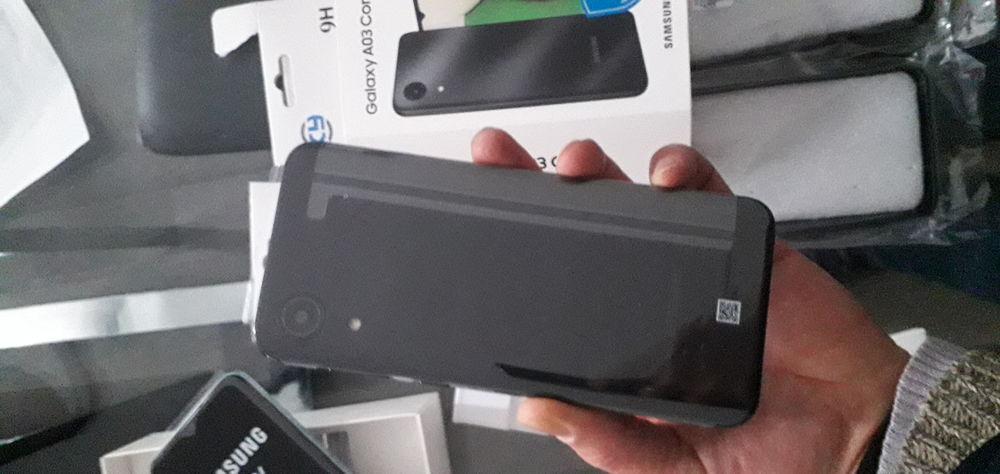 Bonjour
T&eacute;l&eacute;phone samsung A03 core neuf 
2 sim 
Téléphones et tablettes