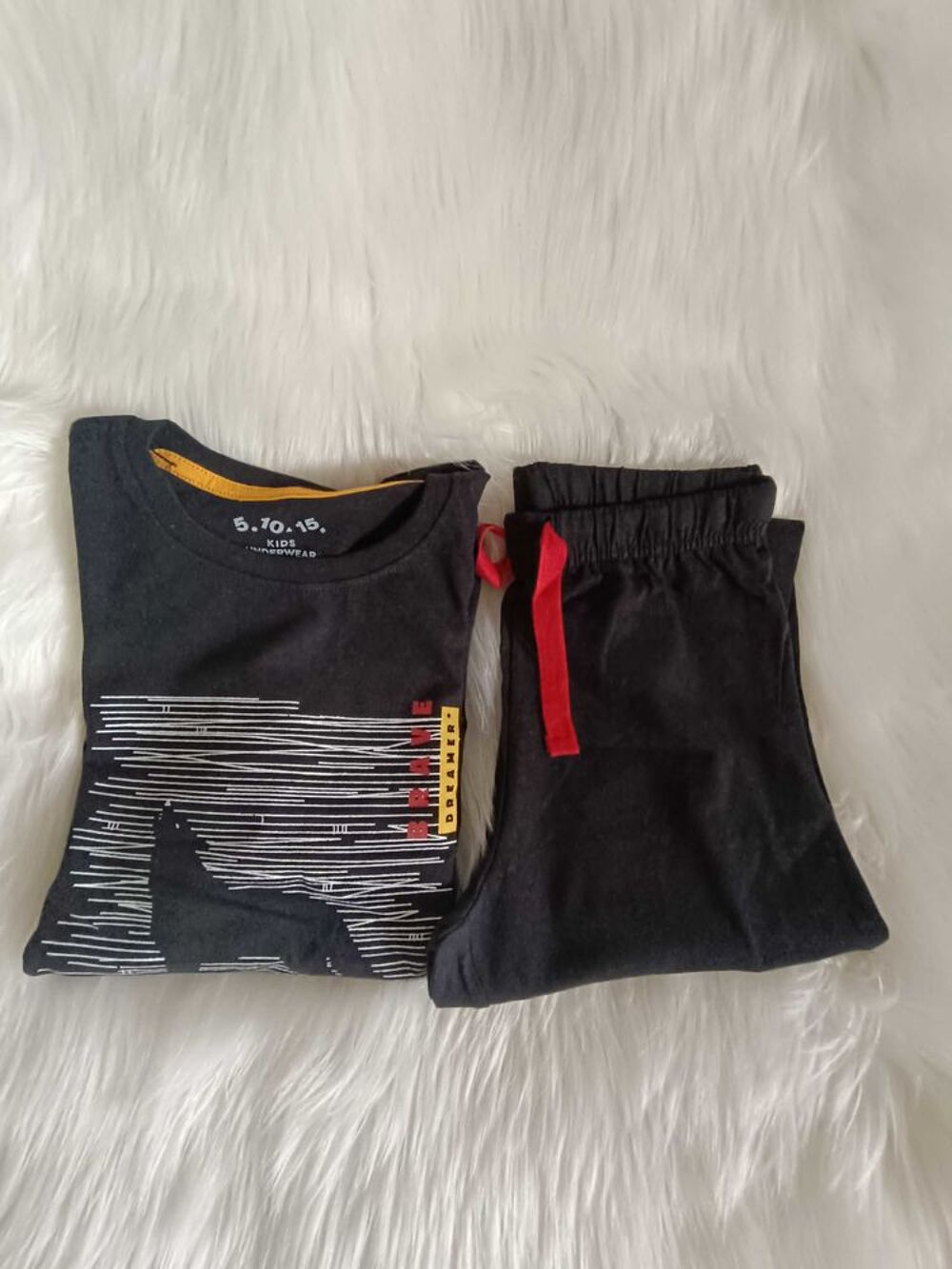 v&ecirc;tements Vêtements enfants