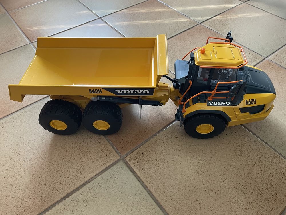 Bruder camion benne articul&eacute; Volvo A60H (made in Germany) Jeux / jouets
