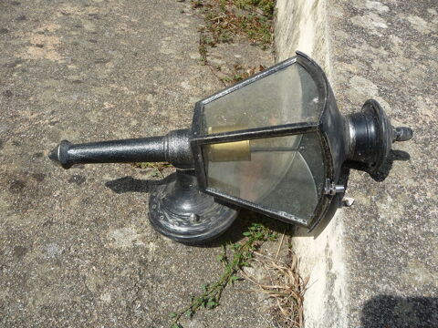 Lanterne ancienne  20 Saint-Quentin-sur-Nohain (58)