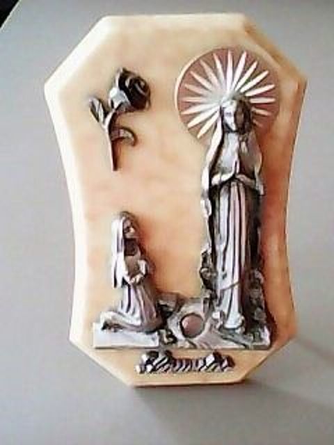 Apparition de la Vierge Marie - LOURDES 0 Éloyes (88)