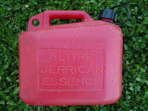 Jerrican Bidon 5 litres 5 Boisset-et-Gaujac (30)