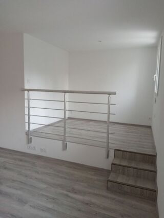  Appartement à louer 3 pièces 64 m²