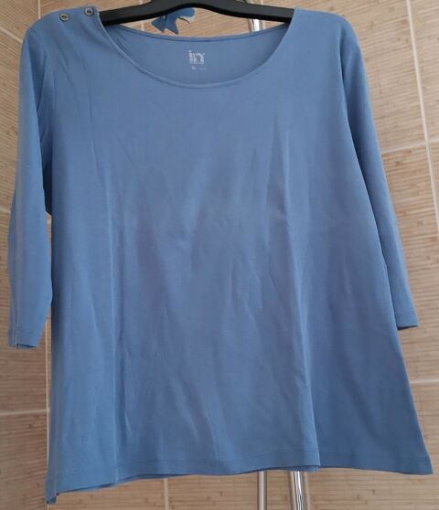 Tee-shirt    top    couleur bleu   taille XL
3 Narbonne (11)