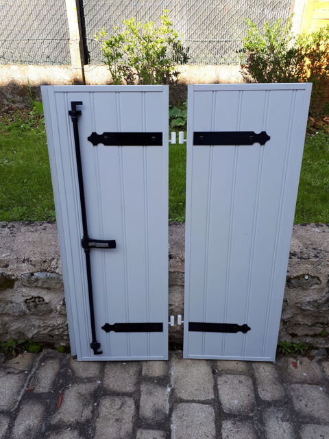 VOLETS POUR MOBIL HOME
Equipement complet de 10 Volets  Saint-Georges-sur-Cher (41)