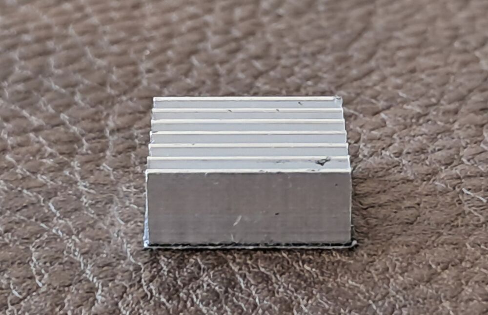 lot de 94 dissipateur thermique aluminium 
2 tailles Matériel informatique