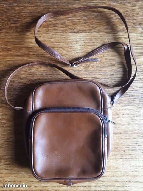 Pochette pour homme en cuir Jacques Esterel 35 Ambri�res-les-Vall�es (53)