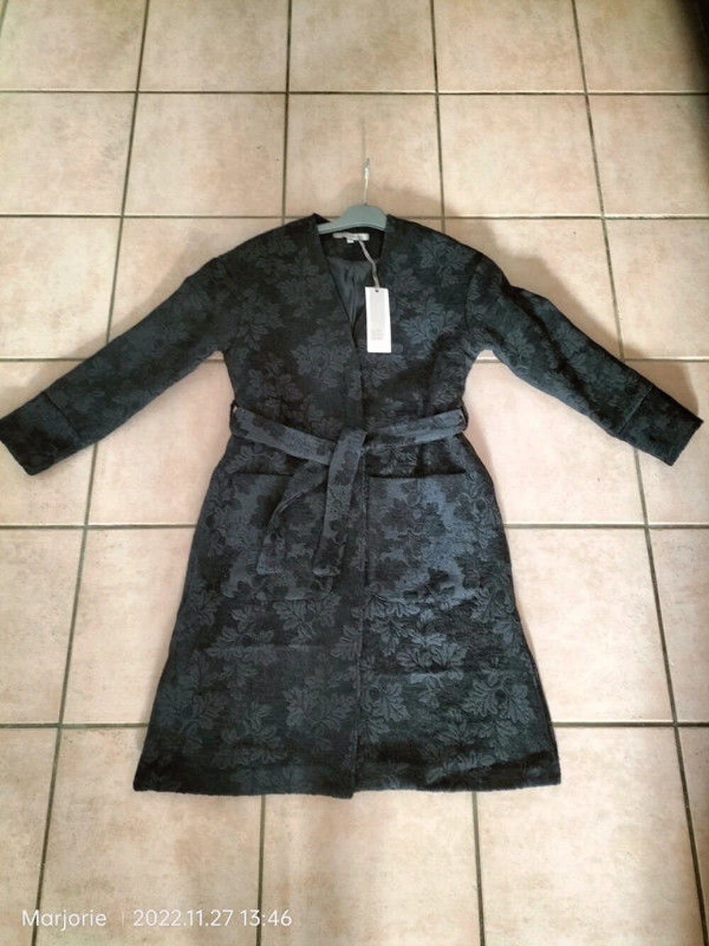 Magnifique manteau la F&eacute;e Marabout&eacute;e neuf
Vêtements