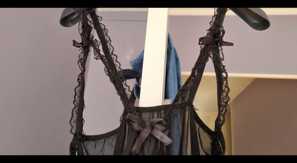 Tr&egrave;s joli body noir dentelle Vêtements