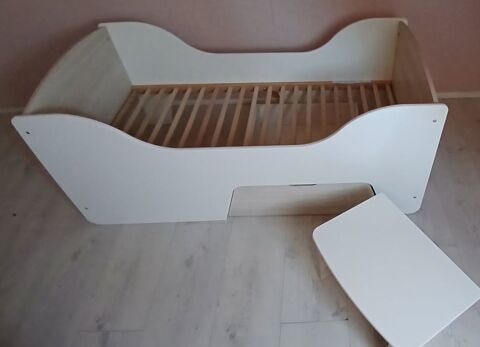 Lit enfant 70x140 cm + son chevet 100 Lorient (56)