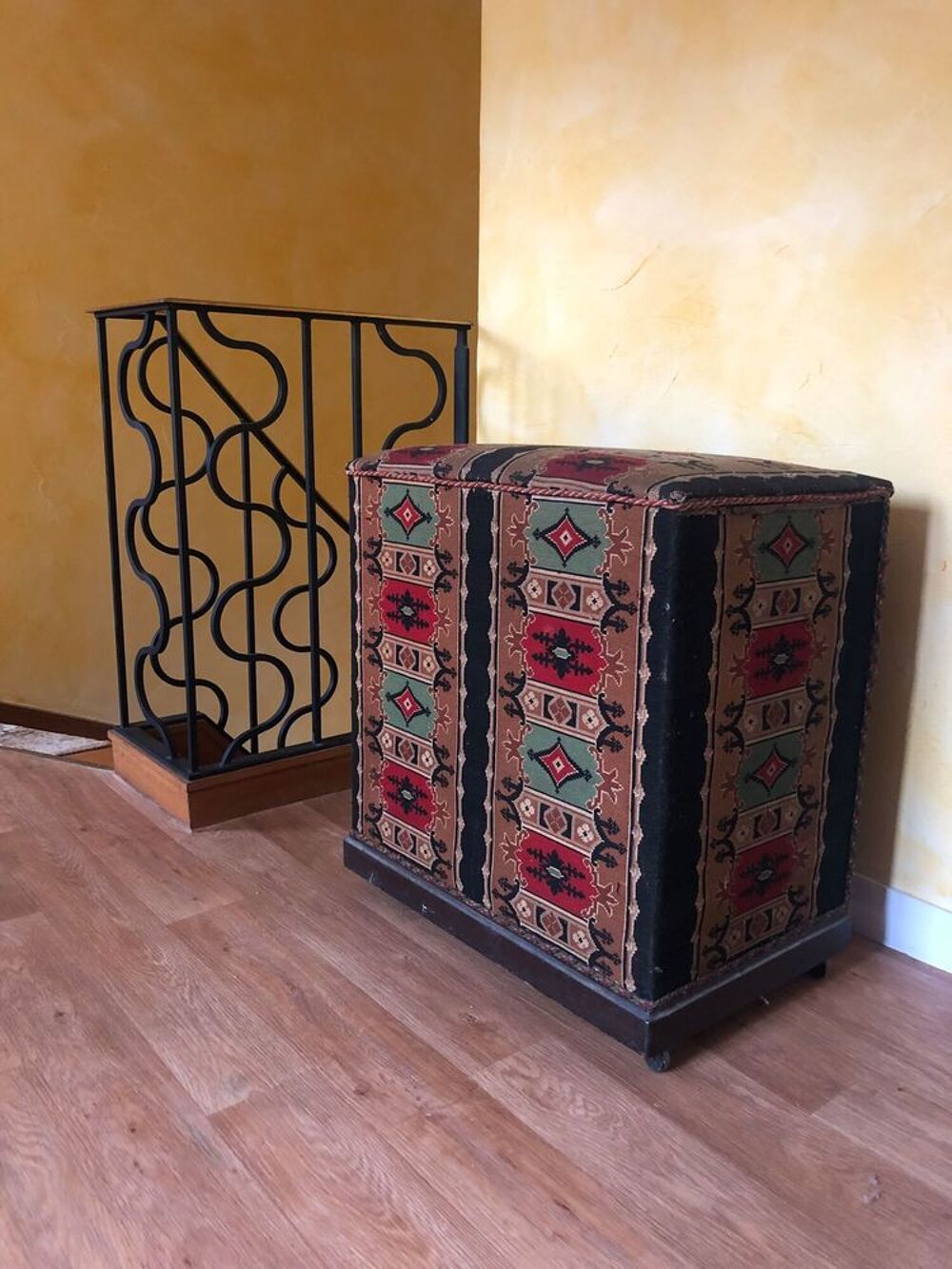 COFFRE TAPISSERIE Meubles