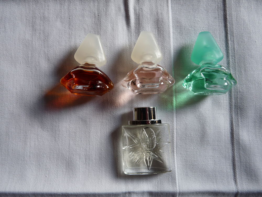 Flacons de parfums miniatures 