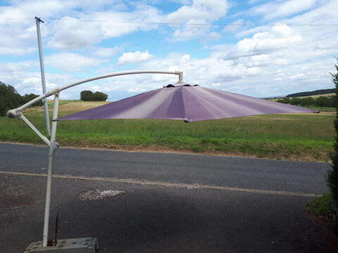 Parasol hexagonal dport 3 mtres avec housse de rangement  50 Montigny-Lencoup (77)