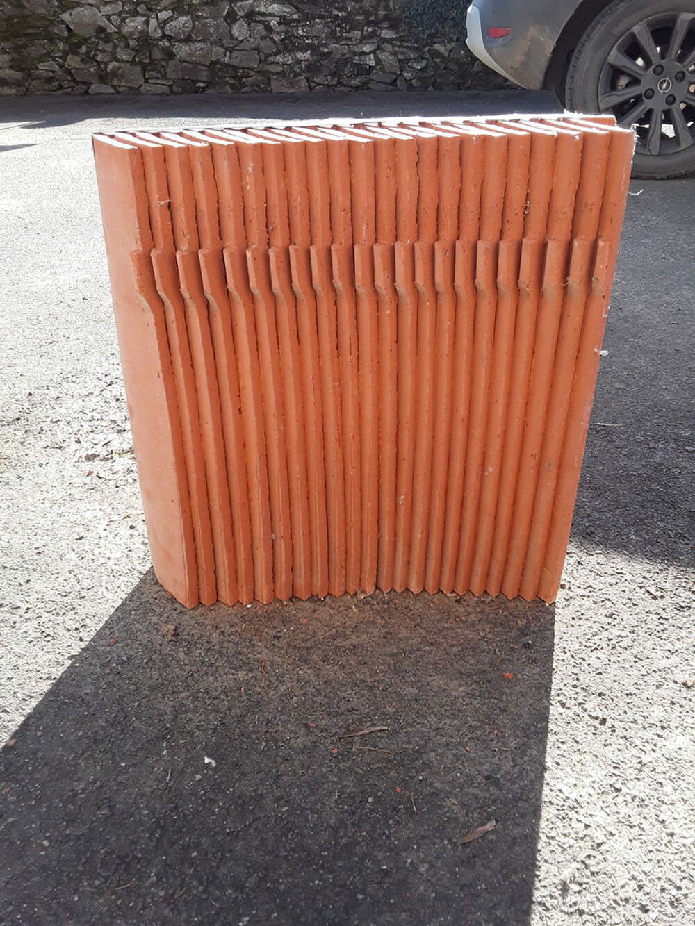  Tuiles de d&eacute;coration sur fibro neuve stocker &agrave; l'abri Bricolage