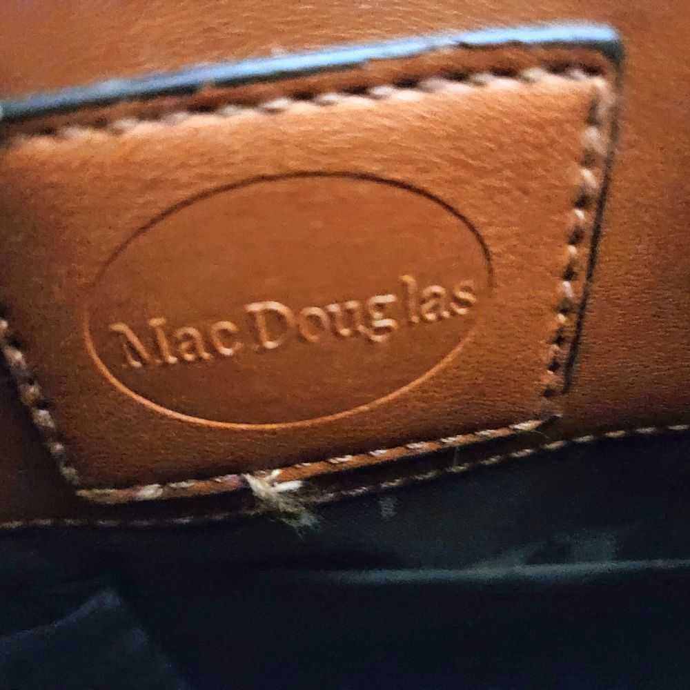 Tr&egrave;s rare sac neuf MacDouglas en cuir Maroquinerie