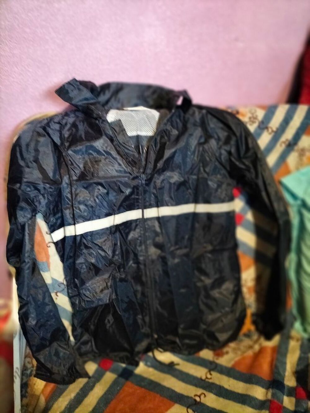 Veste coupe vent pluie waterproof taille S quasi neuf Vêtements
