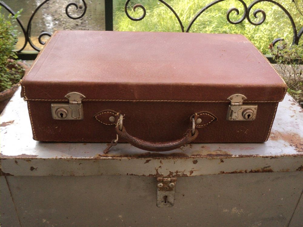 Petite Valise en Cuir Marron marque " British " Maroquinerie