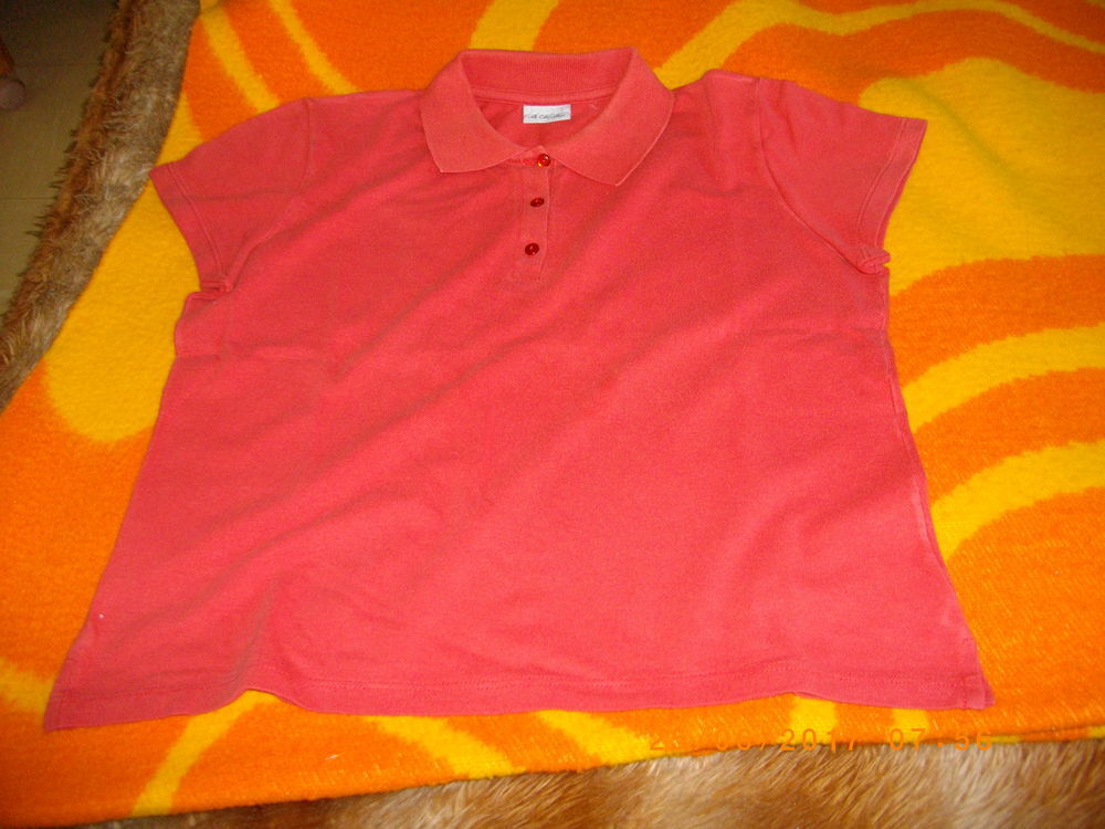3 T-SHIRTS FEMME (UN BLANC - 2 ROUGE) - TAILLE : 42 / 44 Vêtements