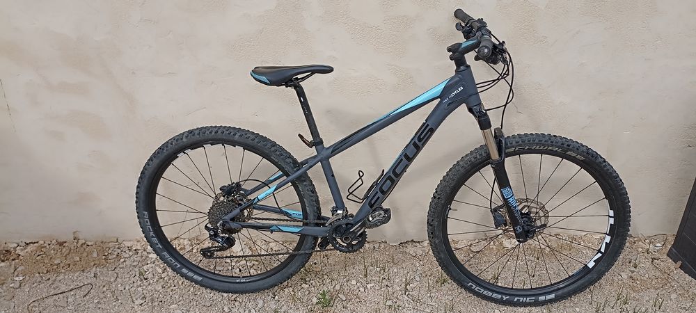 VTT FOCUS 27'5 POUCES Vélos