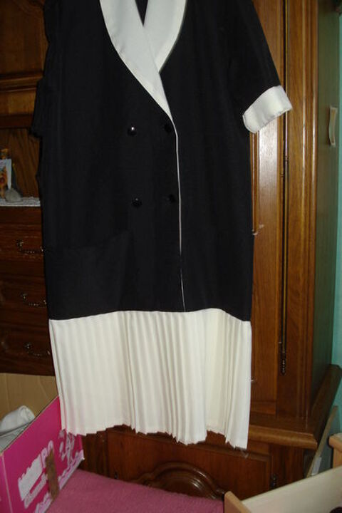 robe habiller blanc/noir  5 Lille (59)