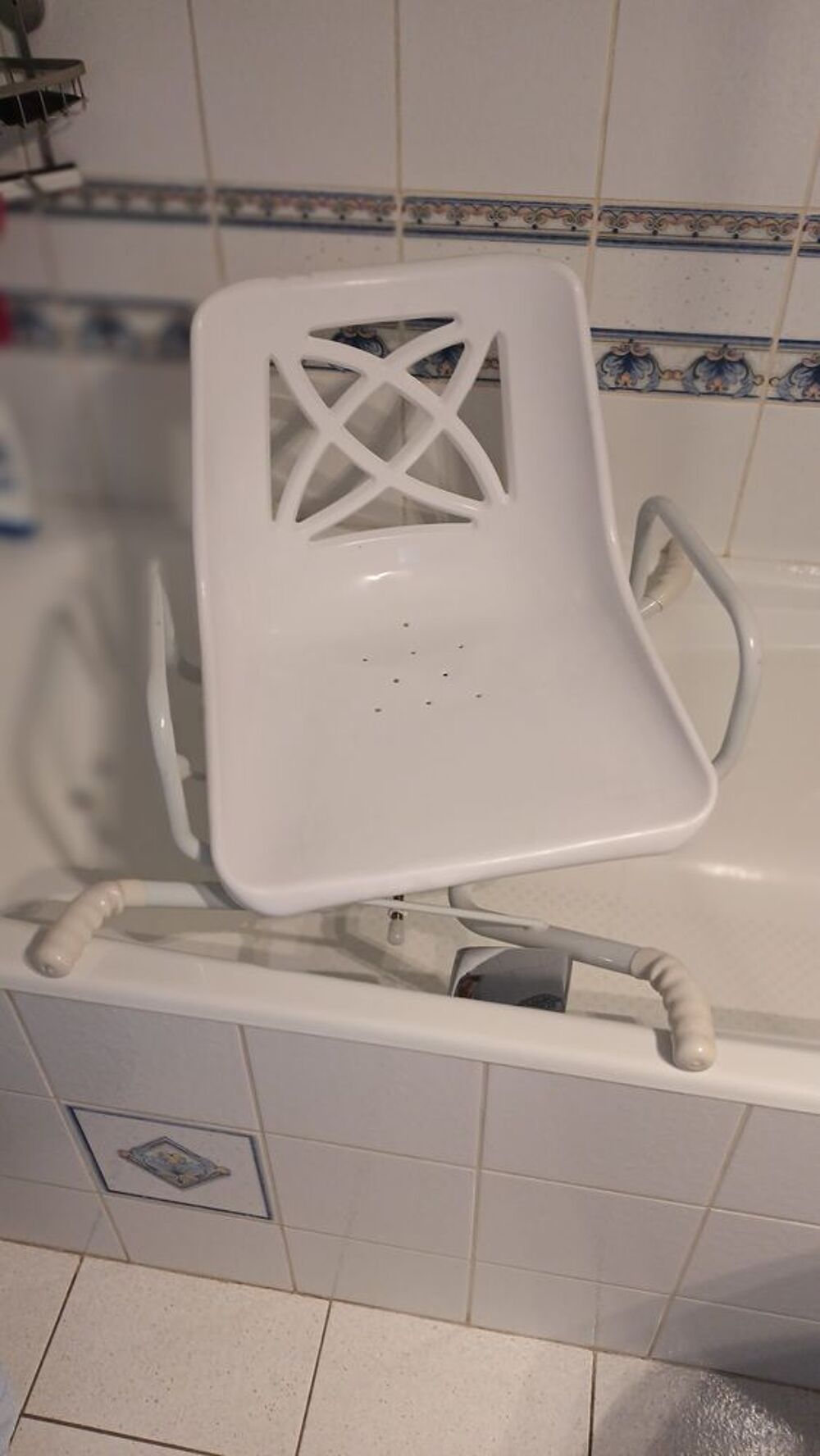Si&egrave;ge pivotant pour baignoire Meubles