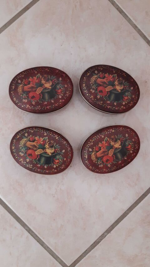 4 boites de collection métal 12 Brignais (69)