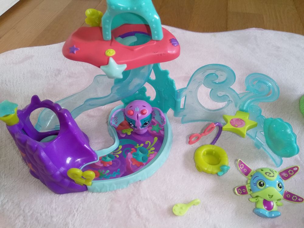 2jouets avec personnages aimant&eacute;s Jeux / jouets