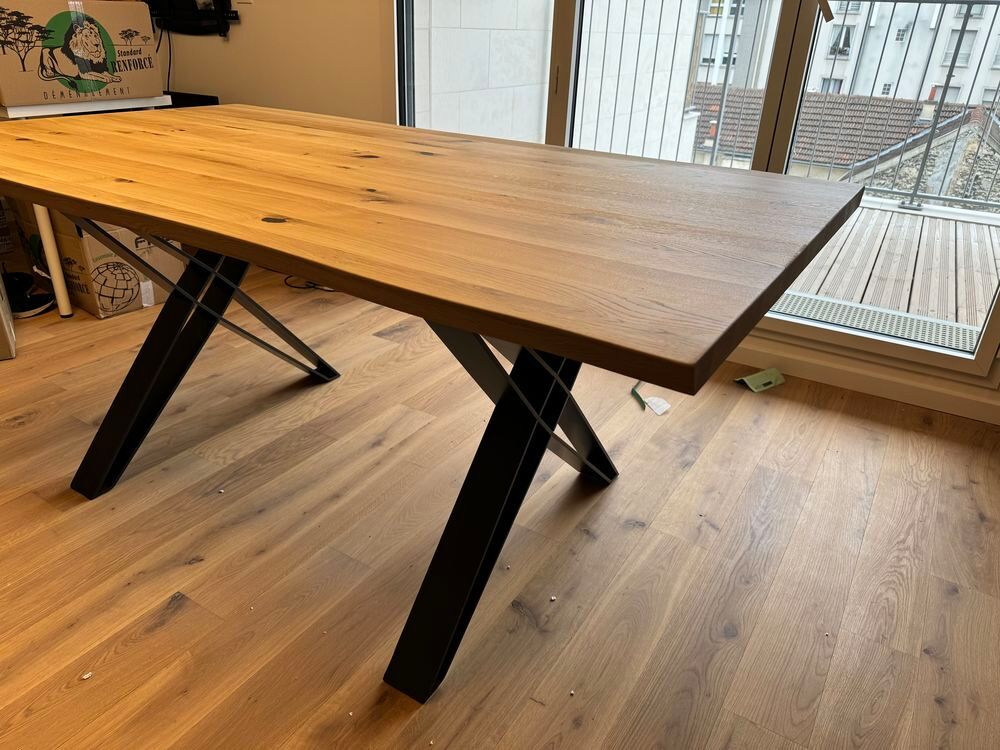 Table &agrave; manger en bois massif - neuf Meubles