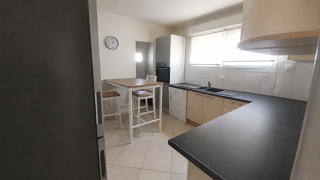  Appartement à louer 4 pièces 74 m²