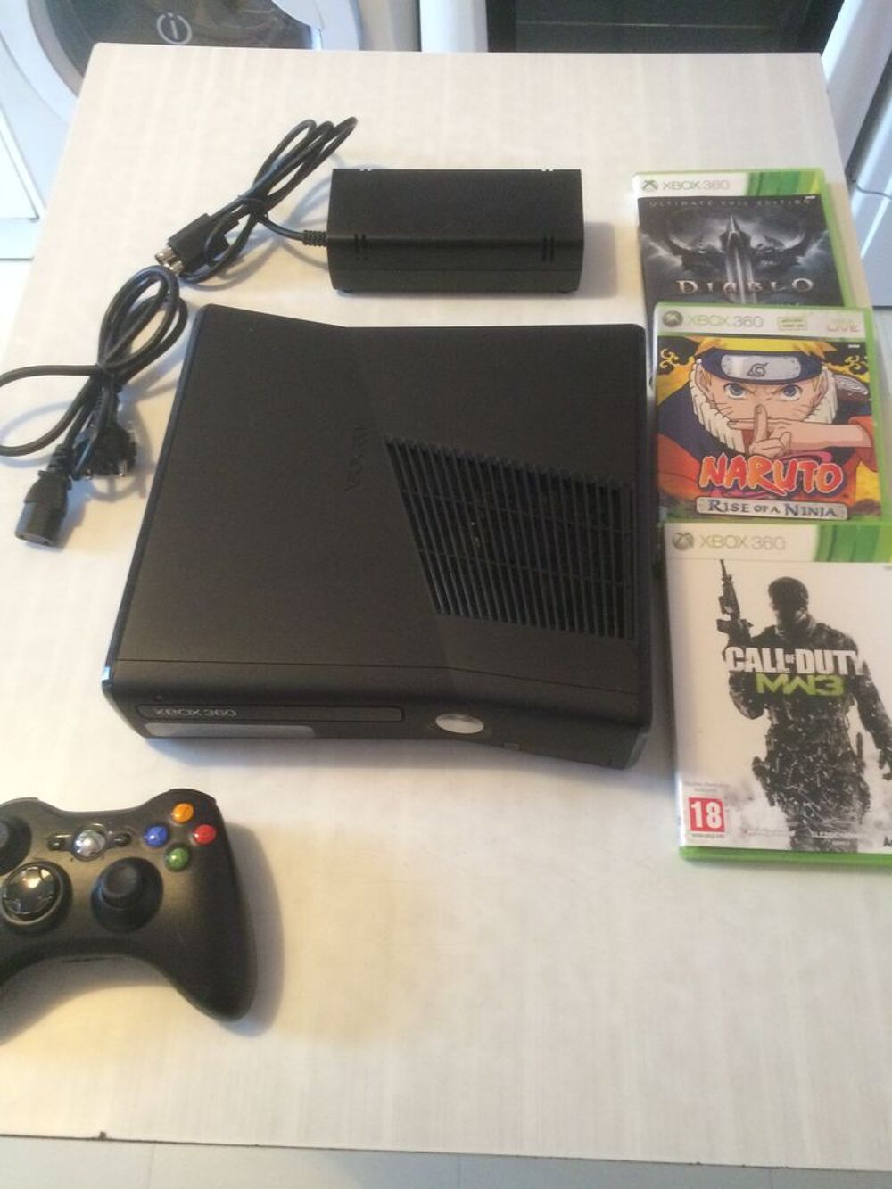 XBOX 360 + jeux : 
Call of duty
Naruto, rise ninja
Diablo Consoles et jeux vidéos