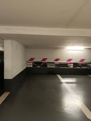  Parking / Garage � vendre 11 m� Nemours