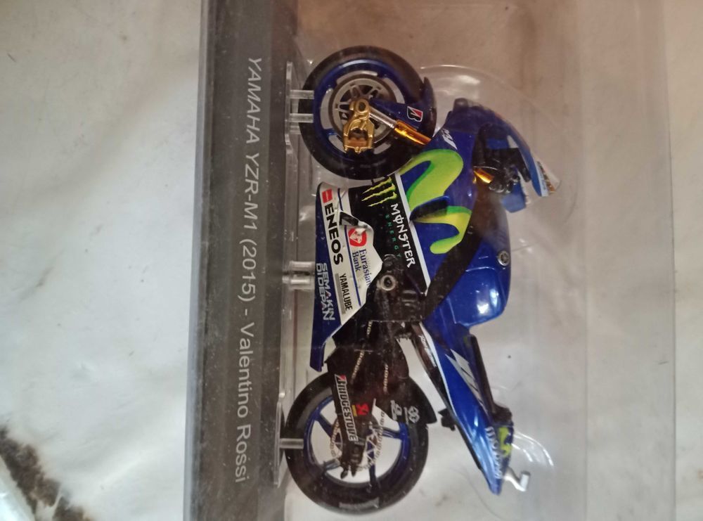 miniature 