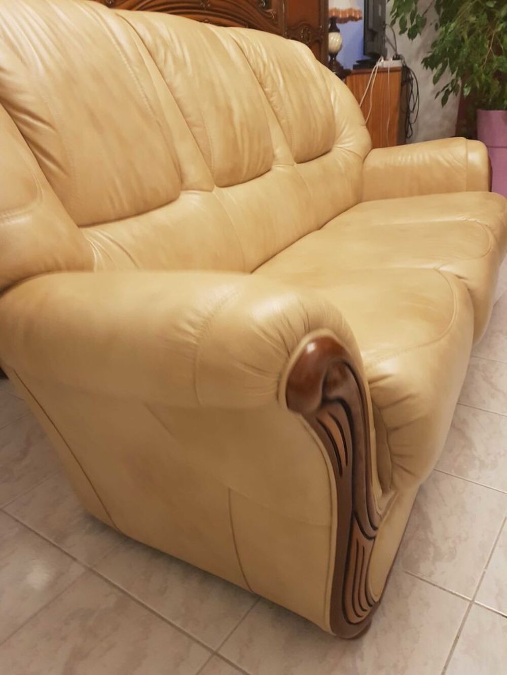 vent canap&eacute; cuir beige tr&egrave;s bon &eacute;tat Meubles
