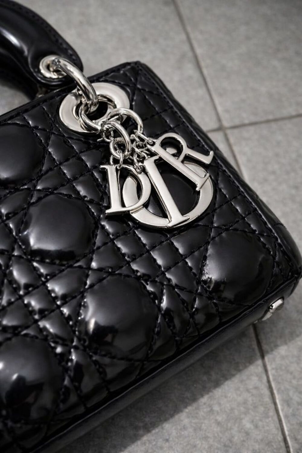 Sac &agrave; main lady Dior mini authentique Maroquinerie