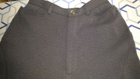 2 pantalons CACHAREL tissu marron sans motif extr�mement l�g 20 Savigny-sur-Orge (91)