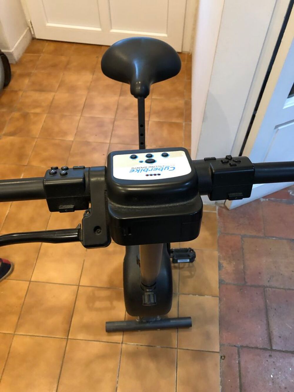 V&eacute;lo d'appartement "Cyberbike" Cycling Sport. Vélos