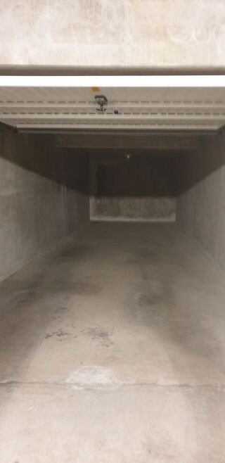  Parking / Garage à louer 30 m²