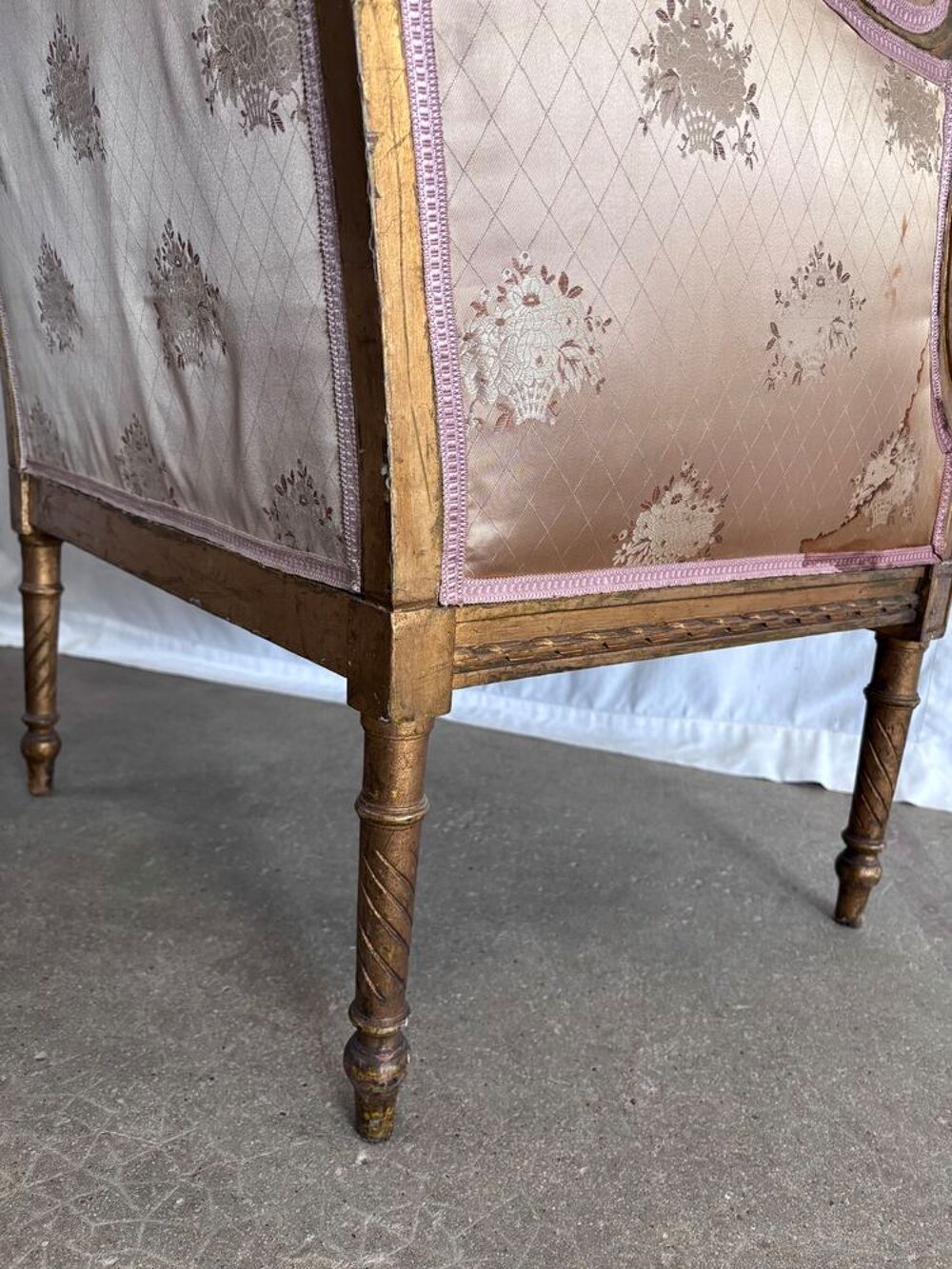 Fauteuil berg&egrave;re style Louis XVI Meubles
